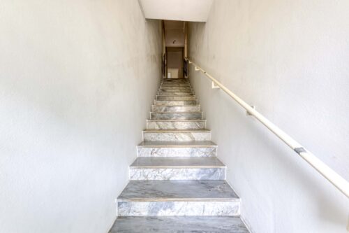 gallery slide