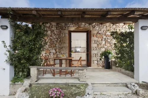 Antica masseria con piscina
