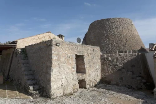 Antica masseria con piscina