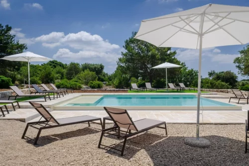 Antica masseria con piscina