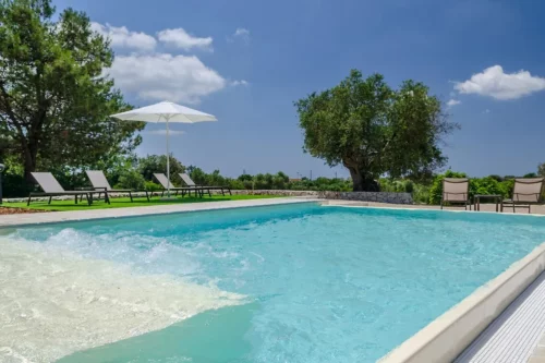 Antica masseria con piscina