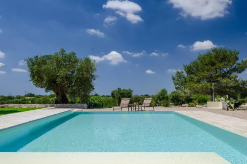 Antica masseria con piscina