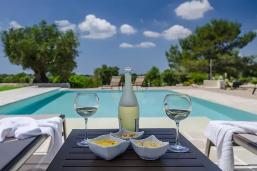 Antica masseria con piscina