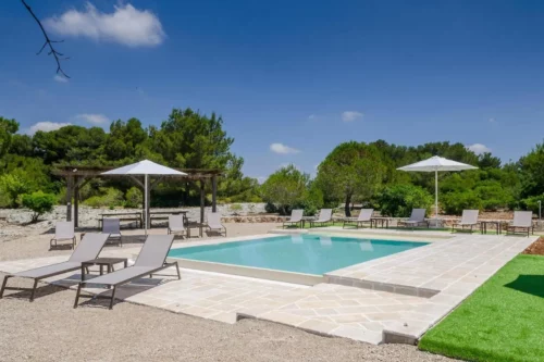 Antica masseria con piscina