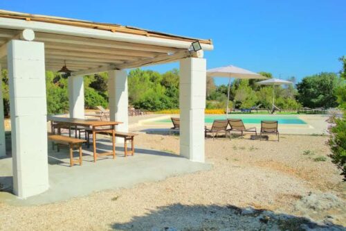 Antica masseria con piscina