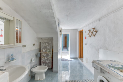 Casa indipendente con terrazzo