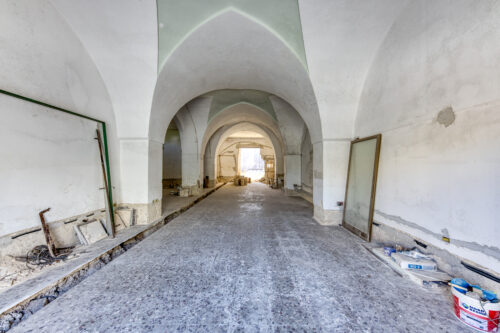 Locale commerciale in vendita