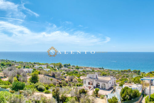 Villa con vista mare