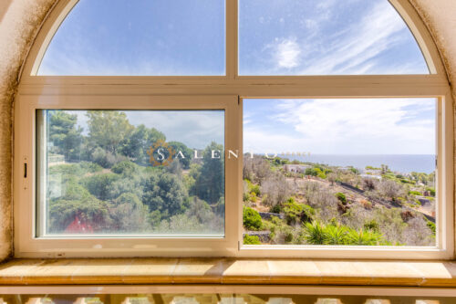 Villa con vista mare