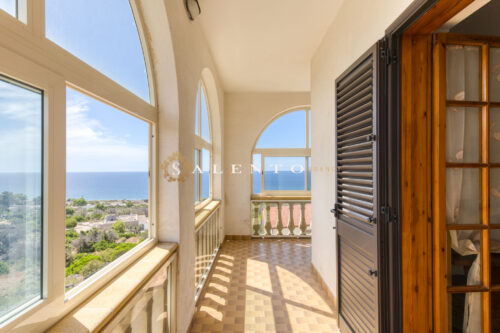 Villa con vista mare