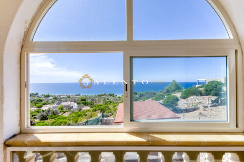 Villa con vista mare