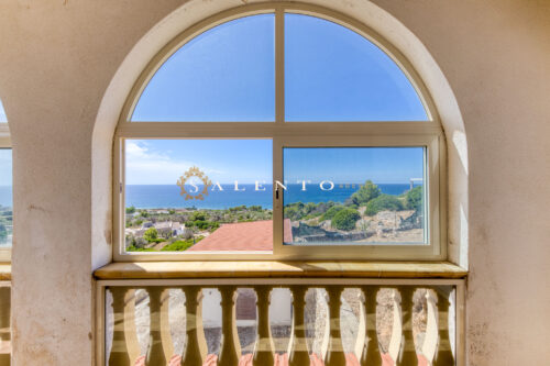 Villa con vista mare