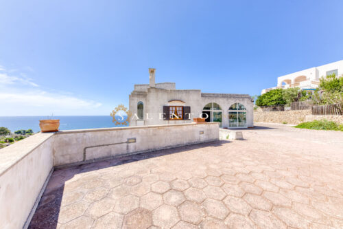 Villa con vista mare