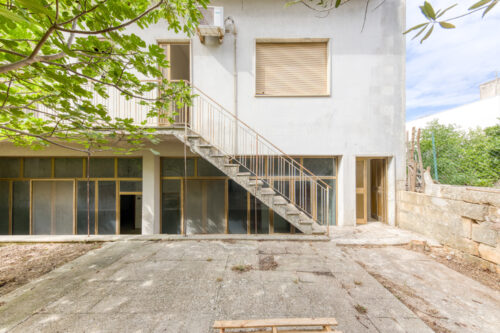 casa con giardino Matino