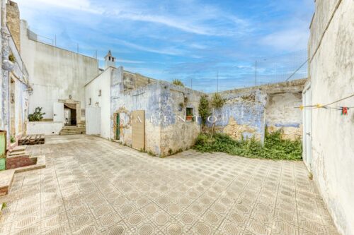 Casa indipendente con giardino