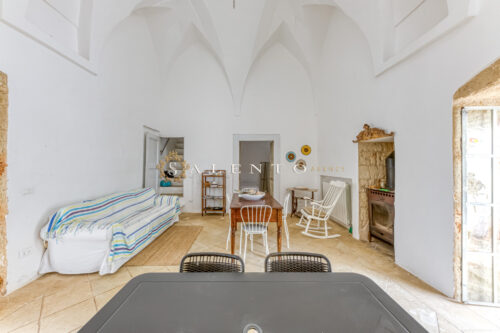 Casa indipendente con giardino