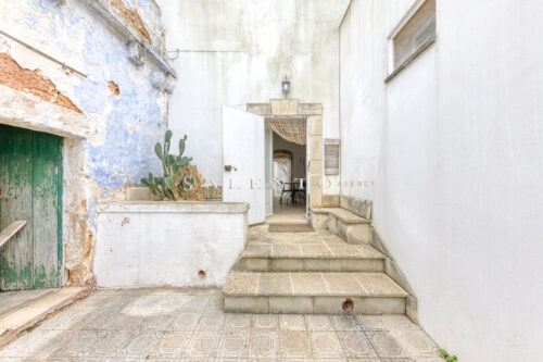 Casa indipendente con giardino