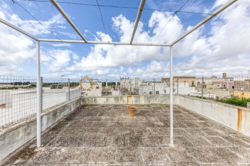 Casa indipendente con giardino