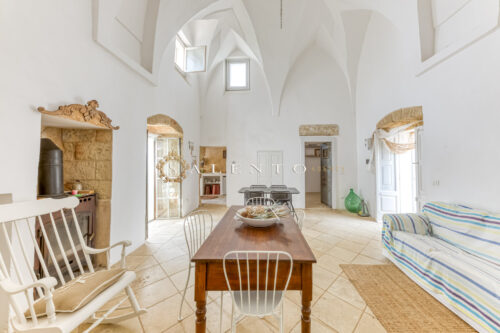 Casa indipendente con giardino