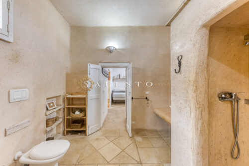 Casa indipendente con giardino