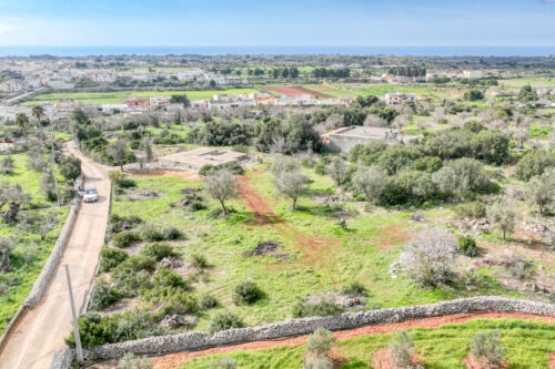 Terreno con villetta da complatere