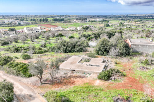 Terreno con villetta da complatere