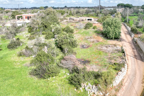 Terreno con villetta da complatere