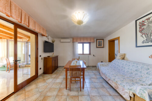 Casa indipendente con garage