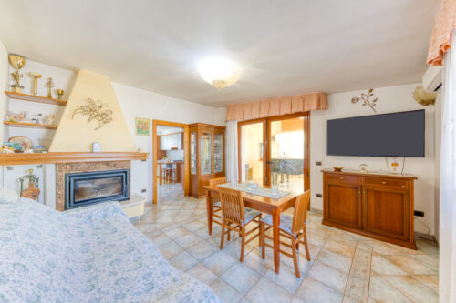 Casa indipendente con garage