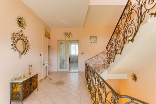 Casa indipendente con garage